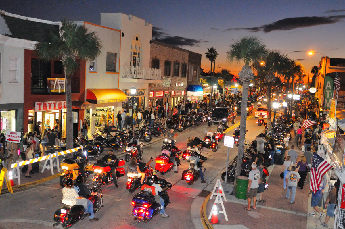 Explore the top must-do activities at Biketoberfest® in Daytona Beach for an unforgettable adventure.