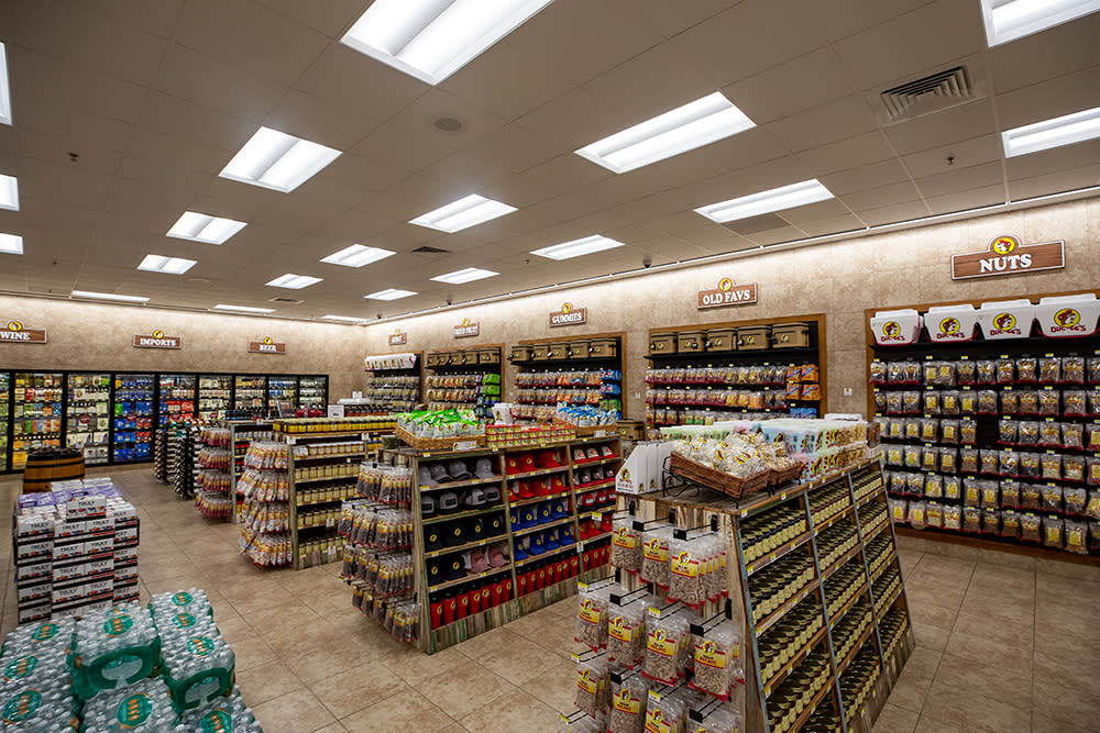 Buc-ee's Daytona Beach: A Landmark of Unparalleled Convenience and Adventure.